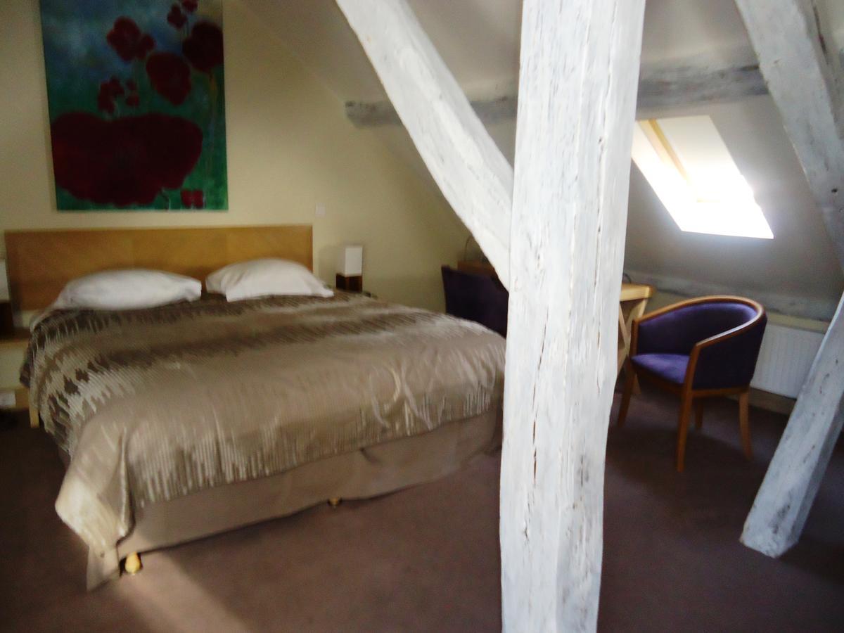 Hôtel Le Parc Marly-le-Roi Quarto foto